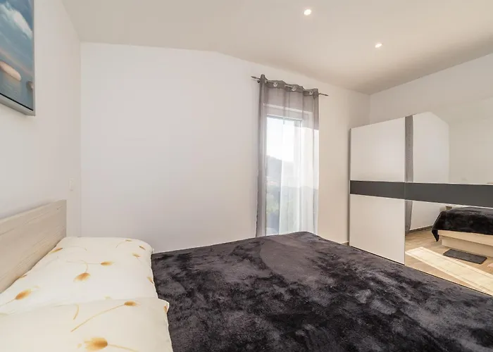 Apartament With A Swimming Pool Lukoran, Ugljan - 23933