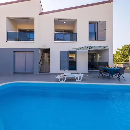 Apartament With A Swimming Pool Lukoran, Ugljan - 23933 Preko
