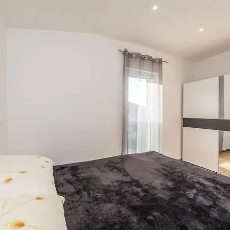 Apartament With A Swimming Pool Lukoran, Ugljan - 23933