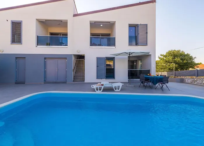 公寓 With A Swimming Pool Lukoran, Ugljan - 23933 普莱克